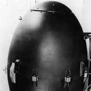chat with ai character: A Nuclear Bomb