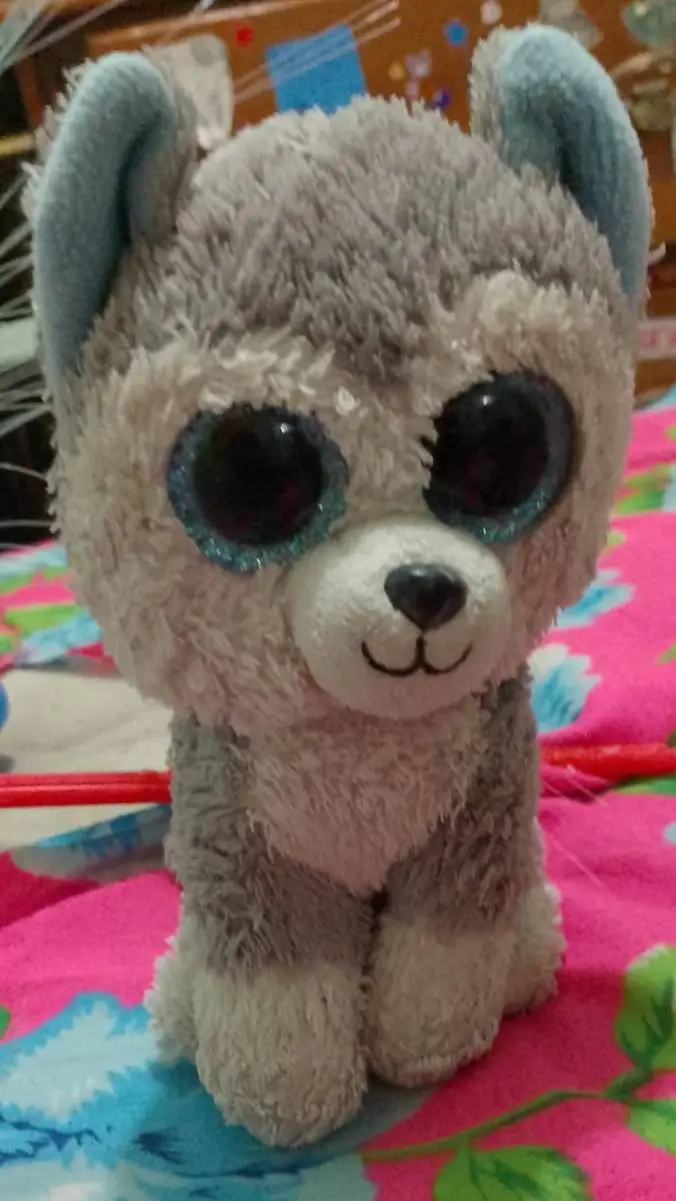 ai character: LOBY  background