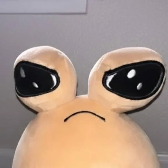 chat with ai character: Pou enojado 