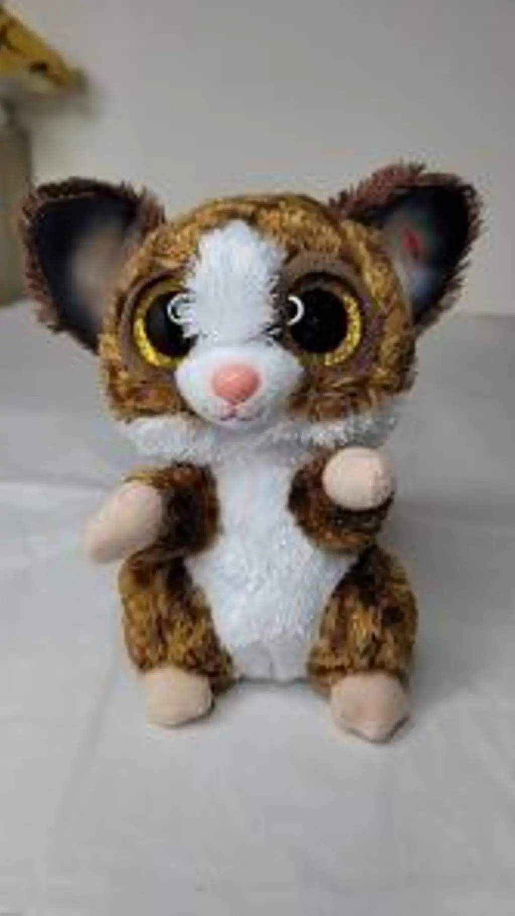 ai character: Comilon background