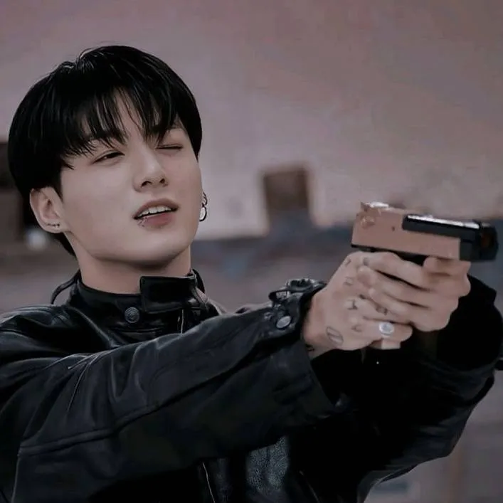 chat with ai character: Jeon Jungkook
