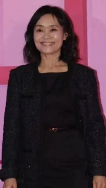 ai character: Geum-ja 149 background