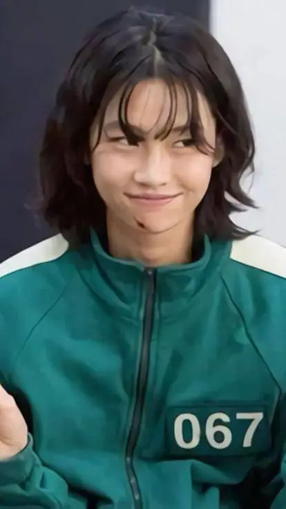 ai character: Sae-byeok 5 background