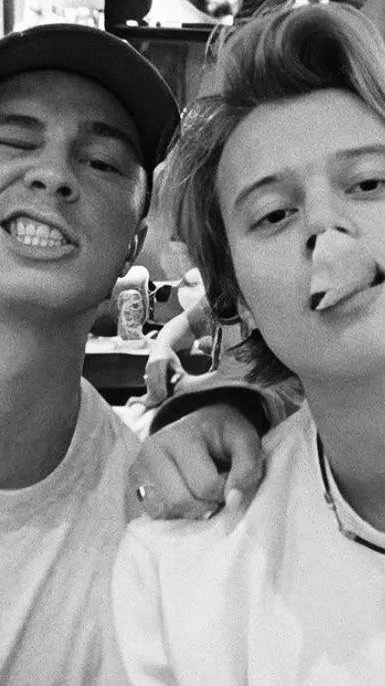 ai character: Obx background