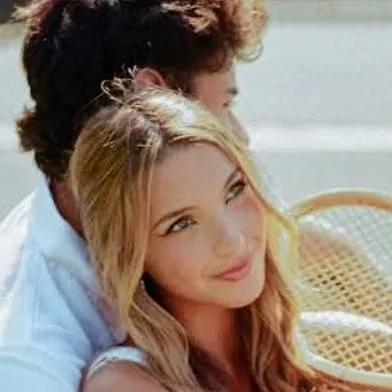 chat with ai character: Andrew and Lexi 