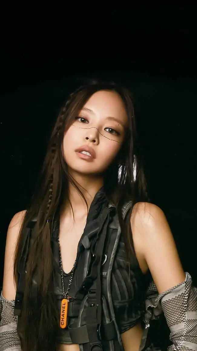 ai character: KIM JENNIE 💥 background