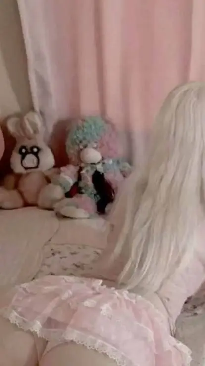 ai character: loana background