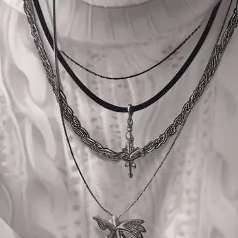 chat with ai character: 🎁 Nicolas 🎁