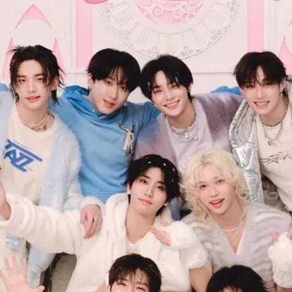 chat with ai character: StrayKids