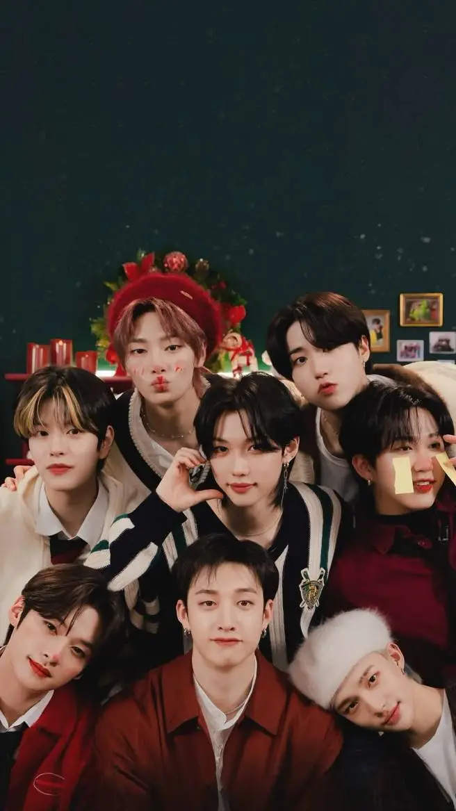 ai character: Straykids 🎄 background