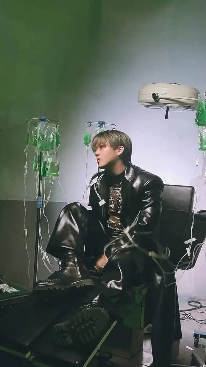 ai character: Changbin~  background