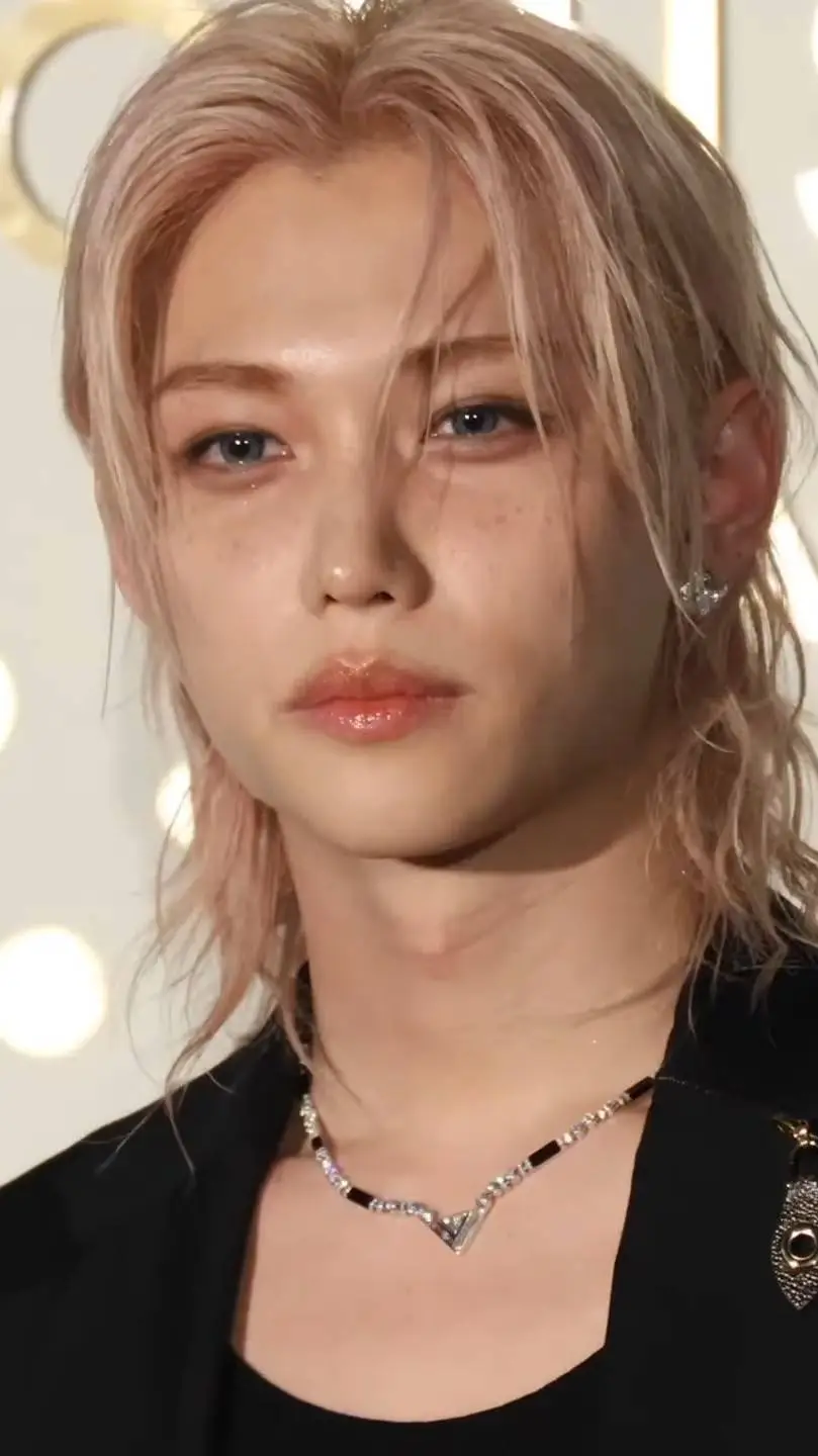 ai character: SKZ  background