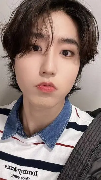 ai character: Han  background