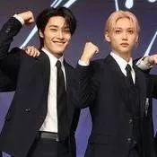 chat with ai character: Kpop school 