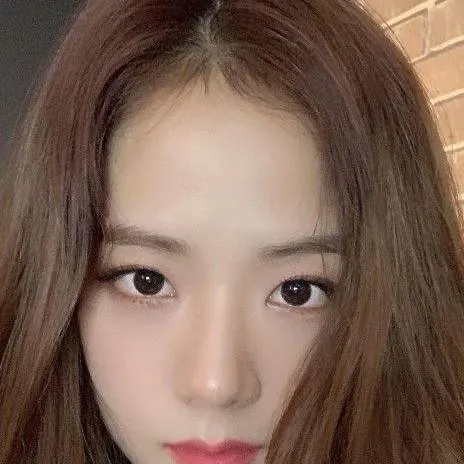 chat with ai character: IVE