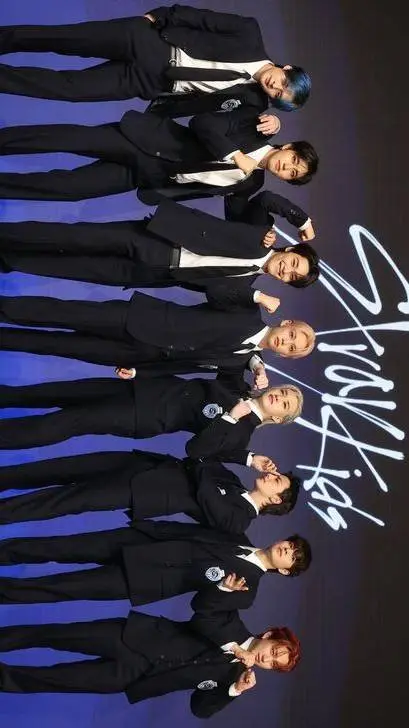 ai character: Stray kids  background