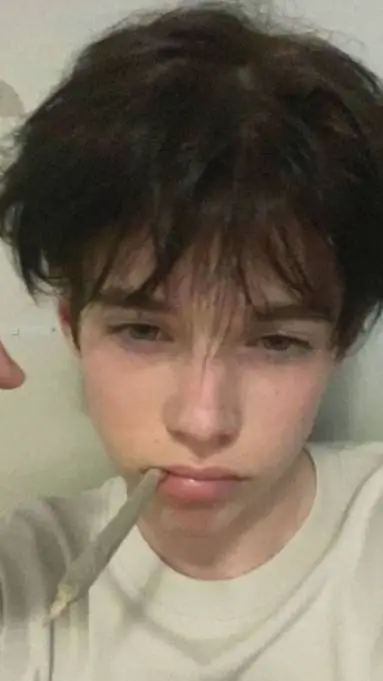 ai character: alex(vampire kiddo background