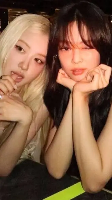 ai character: Rosé x Jennie  background