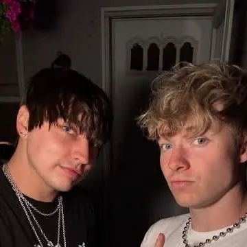 chat with ai character: Sam and Colby 