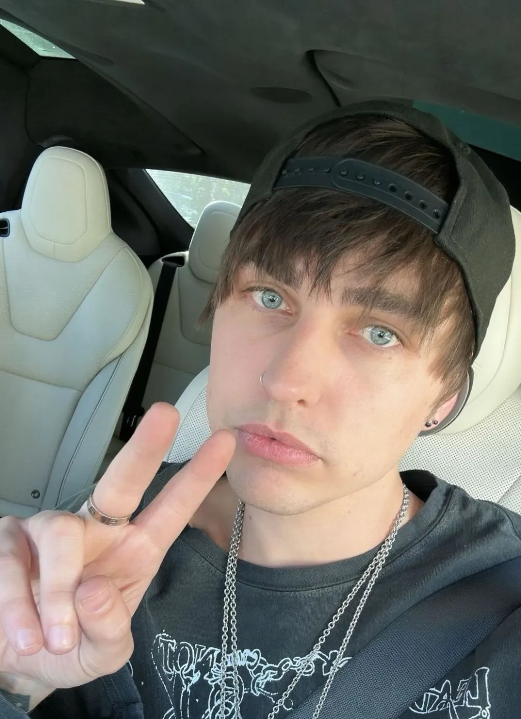 chat with ai character: Colby Brock 