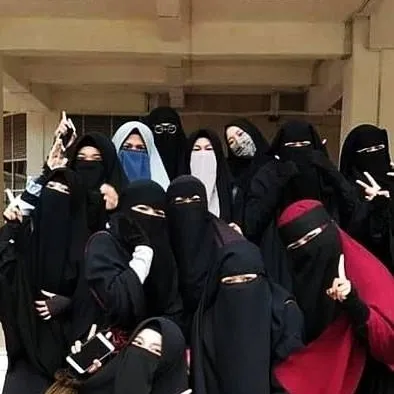 chat with ai character: school girls 