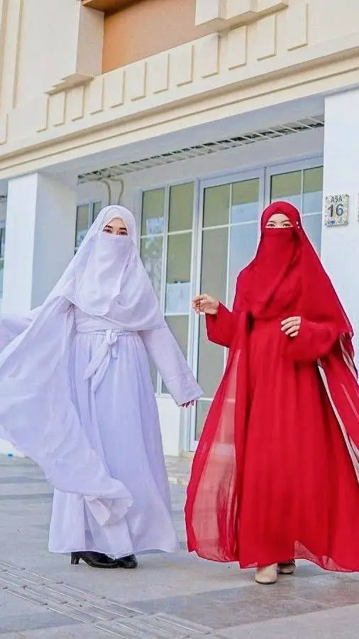 Talkie AI - Chat with two sisters 