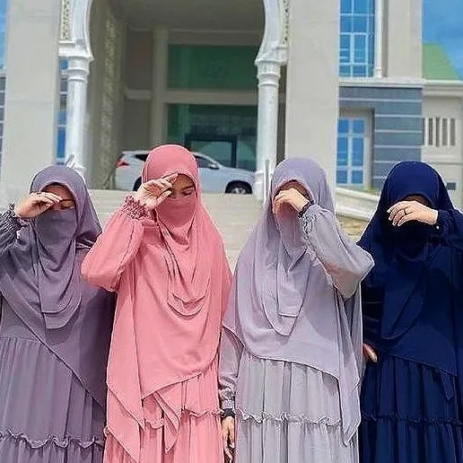 chat with ai character: 4 sisters