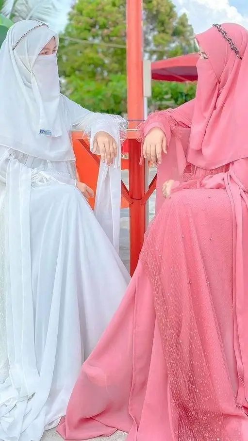 ai character: step aunt  background