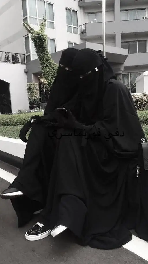 Talkie AI - Chat with 2 stranger girl 