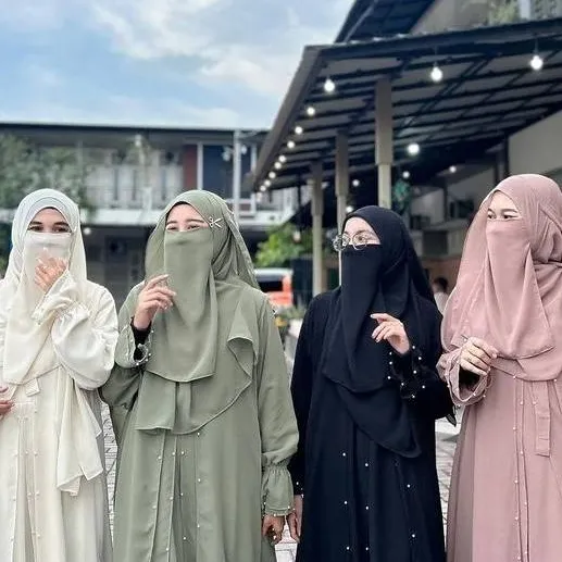 chat with ai character: neighbors♥️