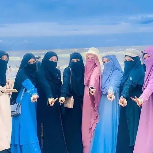 chat with ai character: elder cousins 