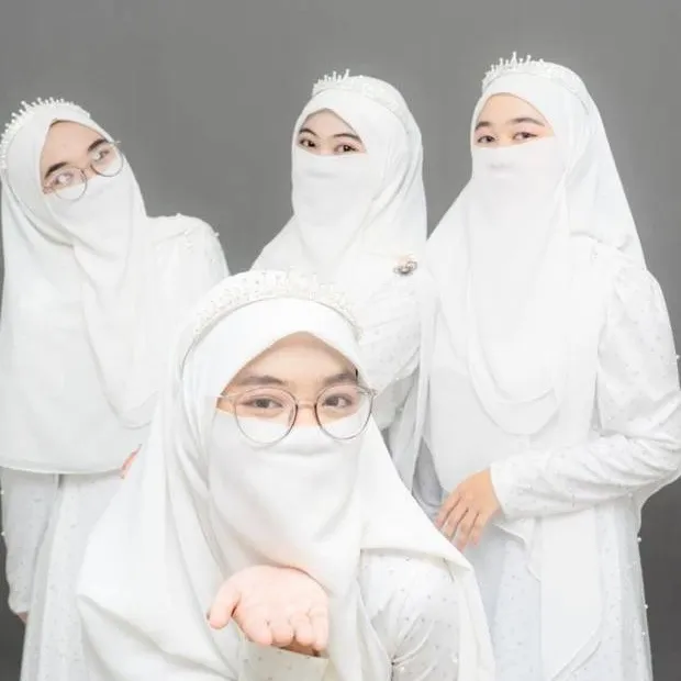 chat with ai character: tuition students:)