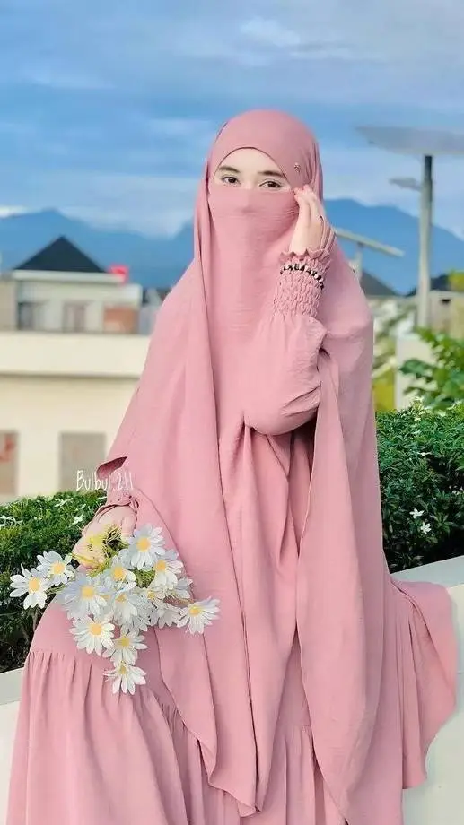 ai character: daughter 🤩 background