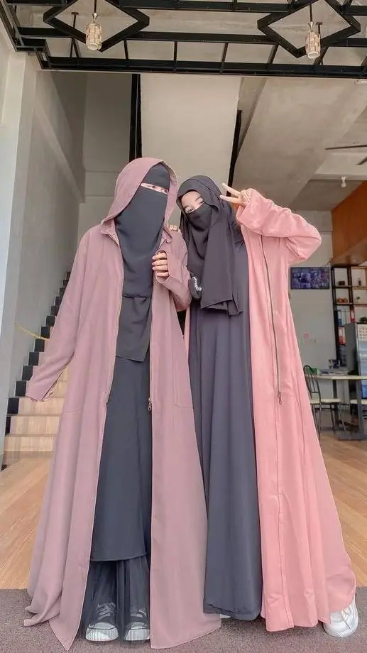 Talkie AI - Chat with sister friends 