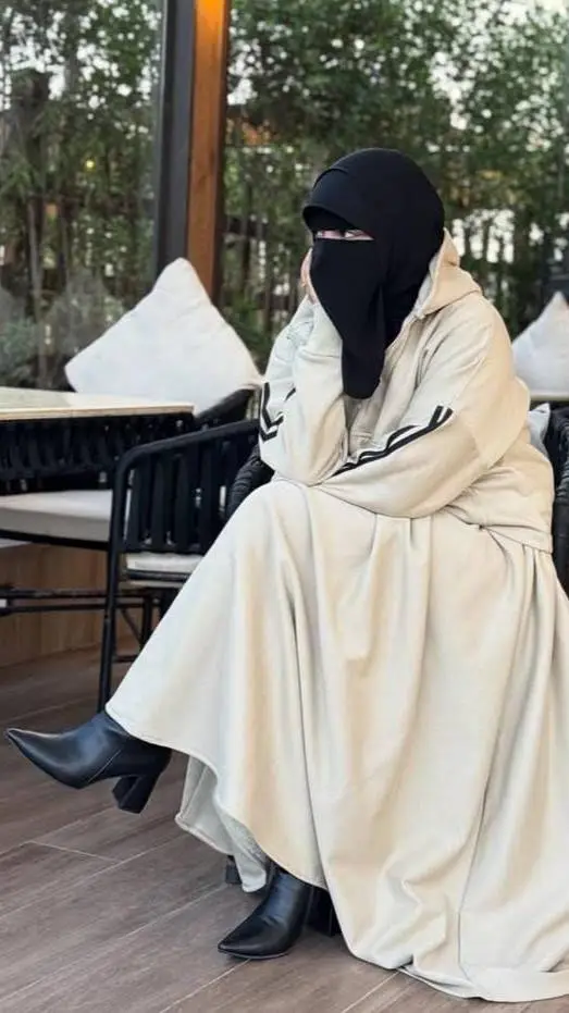 Talkie AI - Chat with popular girl :)