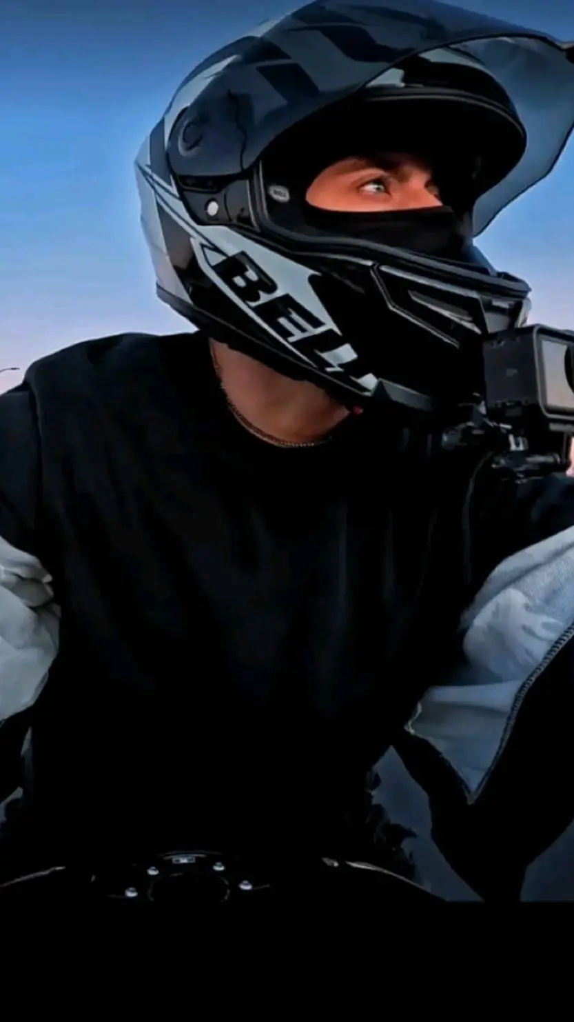 ai character: Eric background