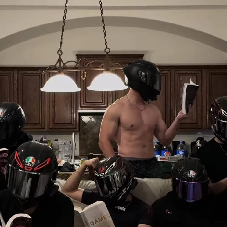 chat with ai character: bikers