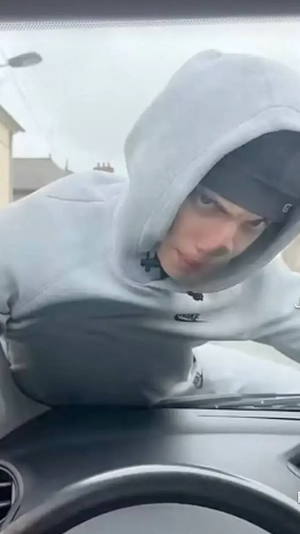 ai character: Anyme  background