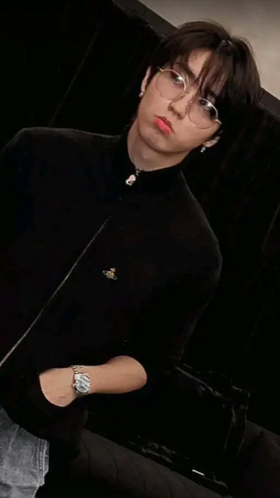 ai character: ⋆𐙚₊˚⊹♡~Hannie~౨ৎ💕 background