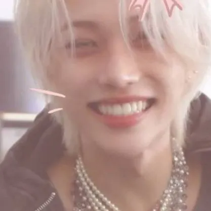 chat with ai character: ♡🐤~Felix~🐤⋆. ୨୧˚⋆ 