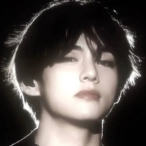 chat with ai character: Kim Taehyung 