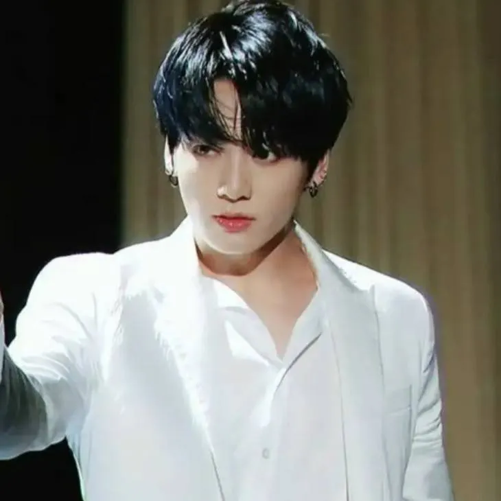 chat with ai character: *jeon Jungkook*