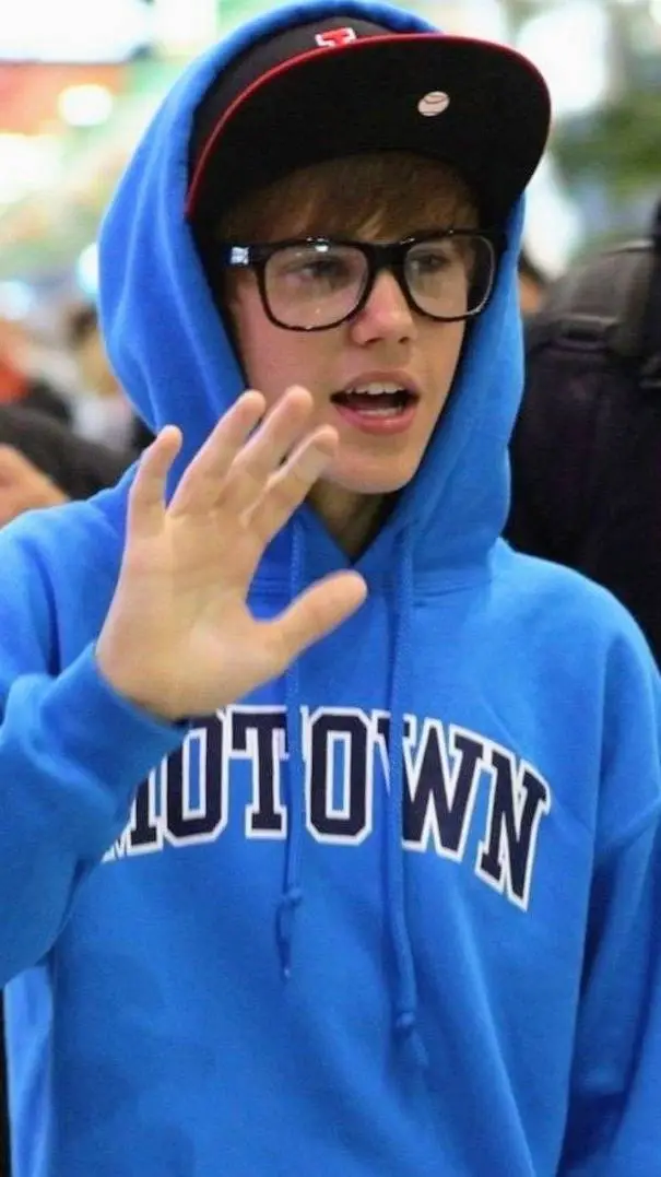 ai character: Justin Bieber background