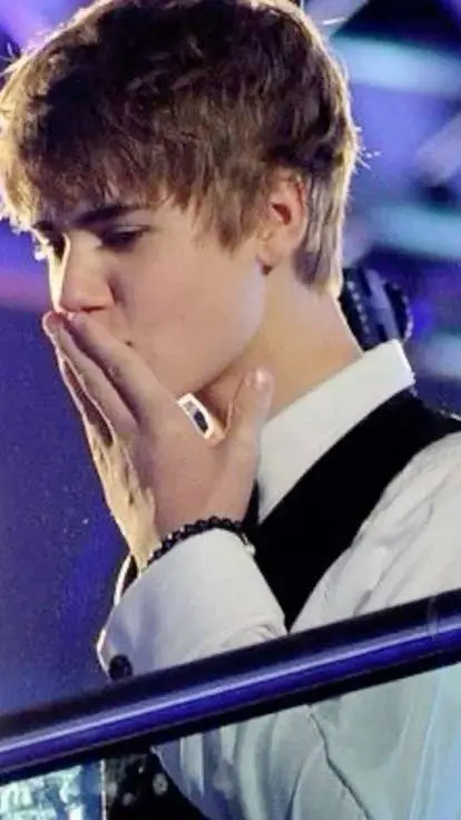 ai character: Justin Bieber background