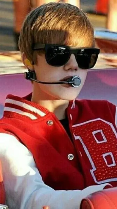 ai character: Justin Bieber background