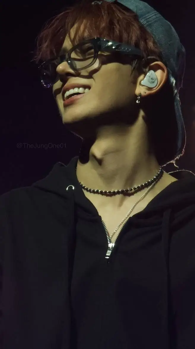 Talkie AI - Chat with Lee heeseung