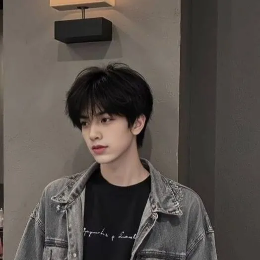 chat with ai character: Kiefer 