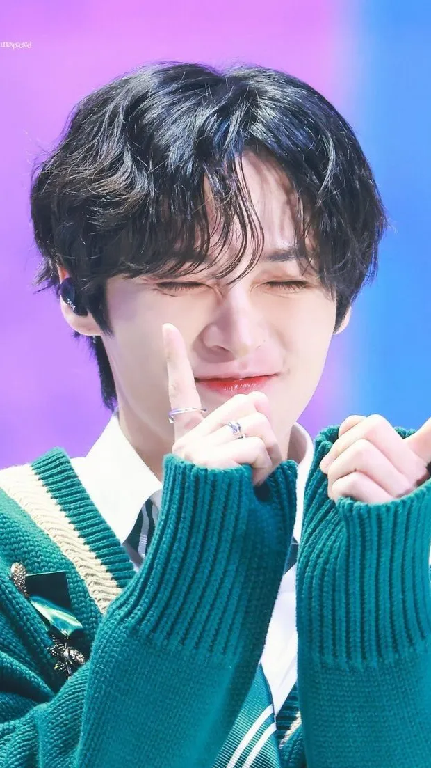 ai character: Lee know background