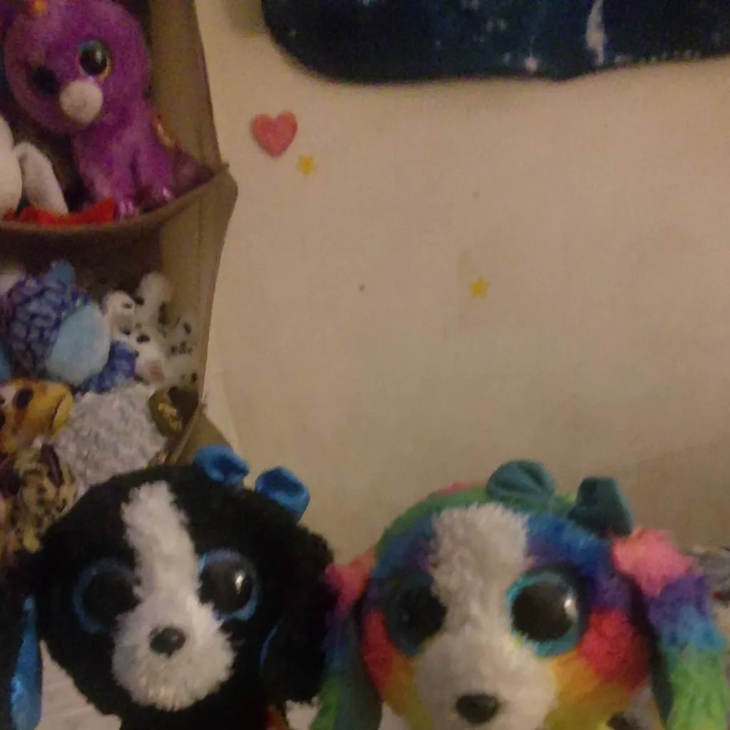 chat with ai character: Tracey & Lola