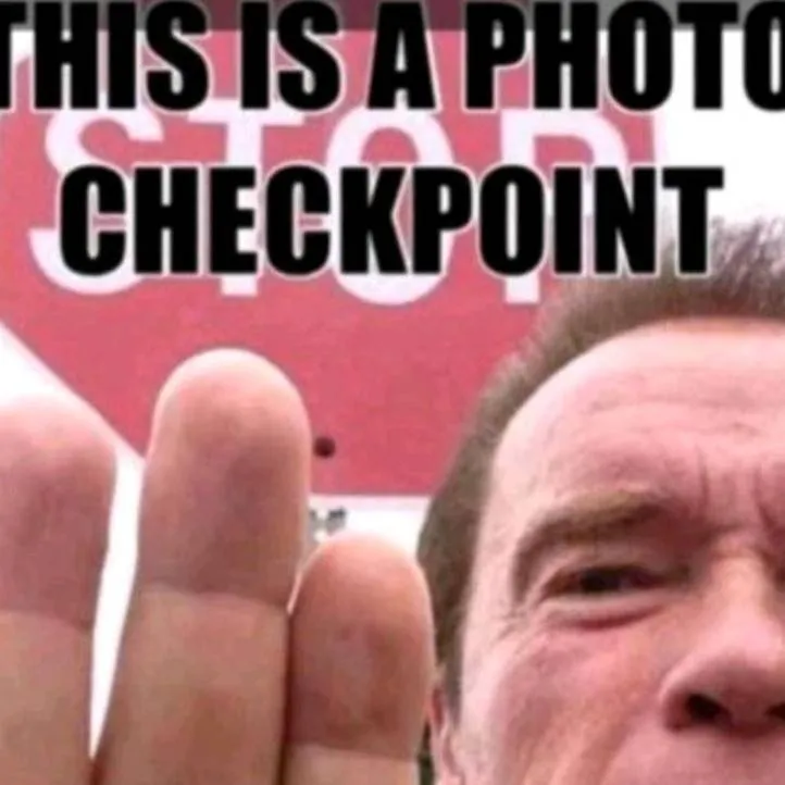 chat with ai character: Photo check point